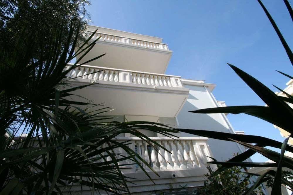 Residence Mimosa Rimini Buitenkant foto
